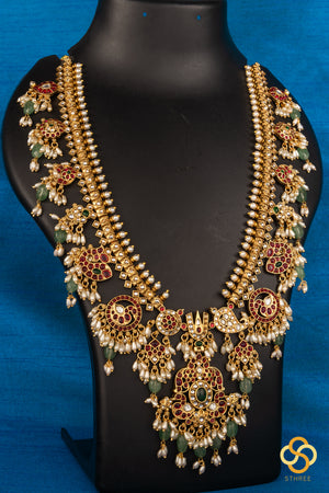 Guttapusalu - Kemp with Shanku chakram pendant