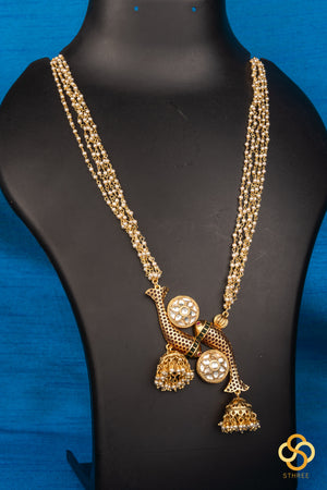 Fish Jadau kundan pendant with pearls