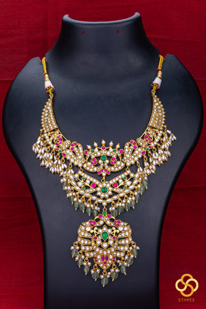 Hasli Haram necklace set - White