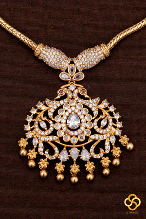 Long ettupidi chain with saradu