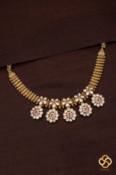 Rajwadi choker with white kundan