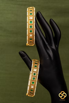 Emerald green with pearls kada (openable pattern) - Set of 2
