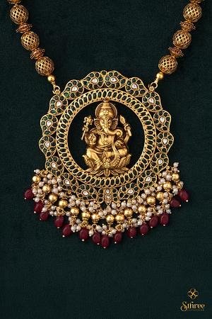 Ganesha Pendant with gundumani - Emerald Green