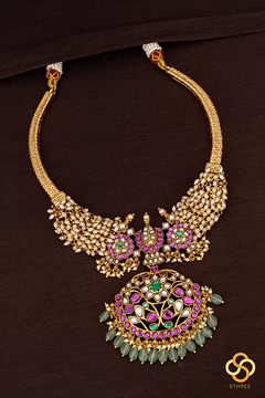 Kemp Hasli with pearls
