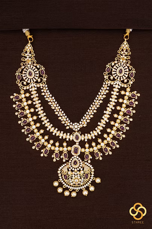 Three liner diamond pattern necklace set