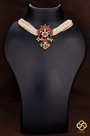 925 Silver - Pearls with Mayil pendant - Ruby red