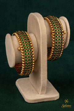 Antique finish Kada - Emerald Green