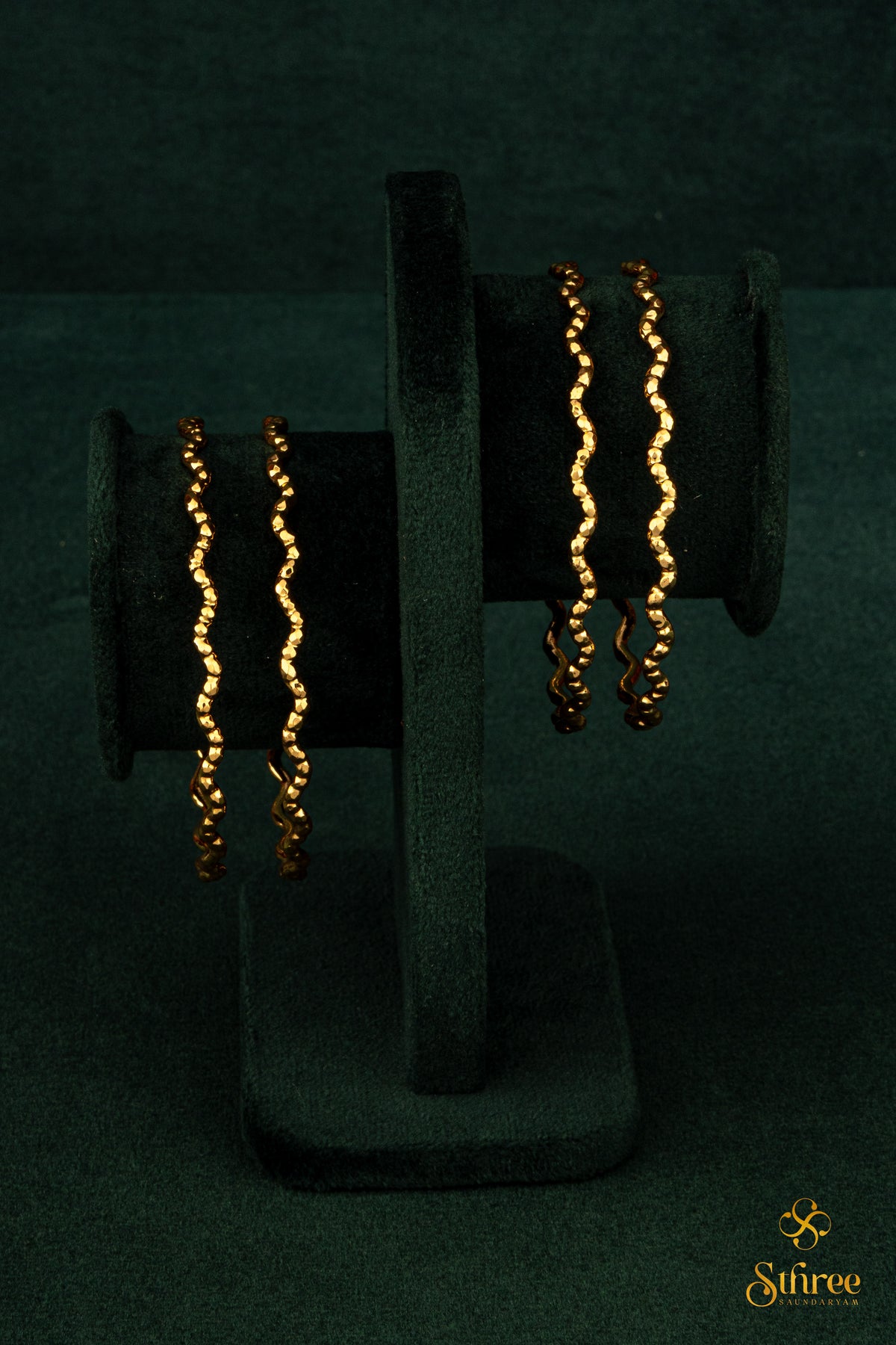 Neli Pattern Bangles - Set of 4