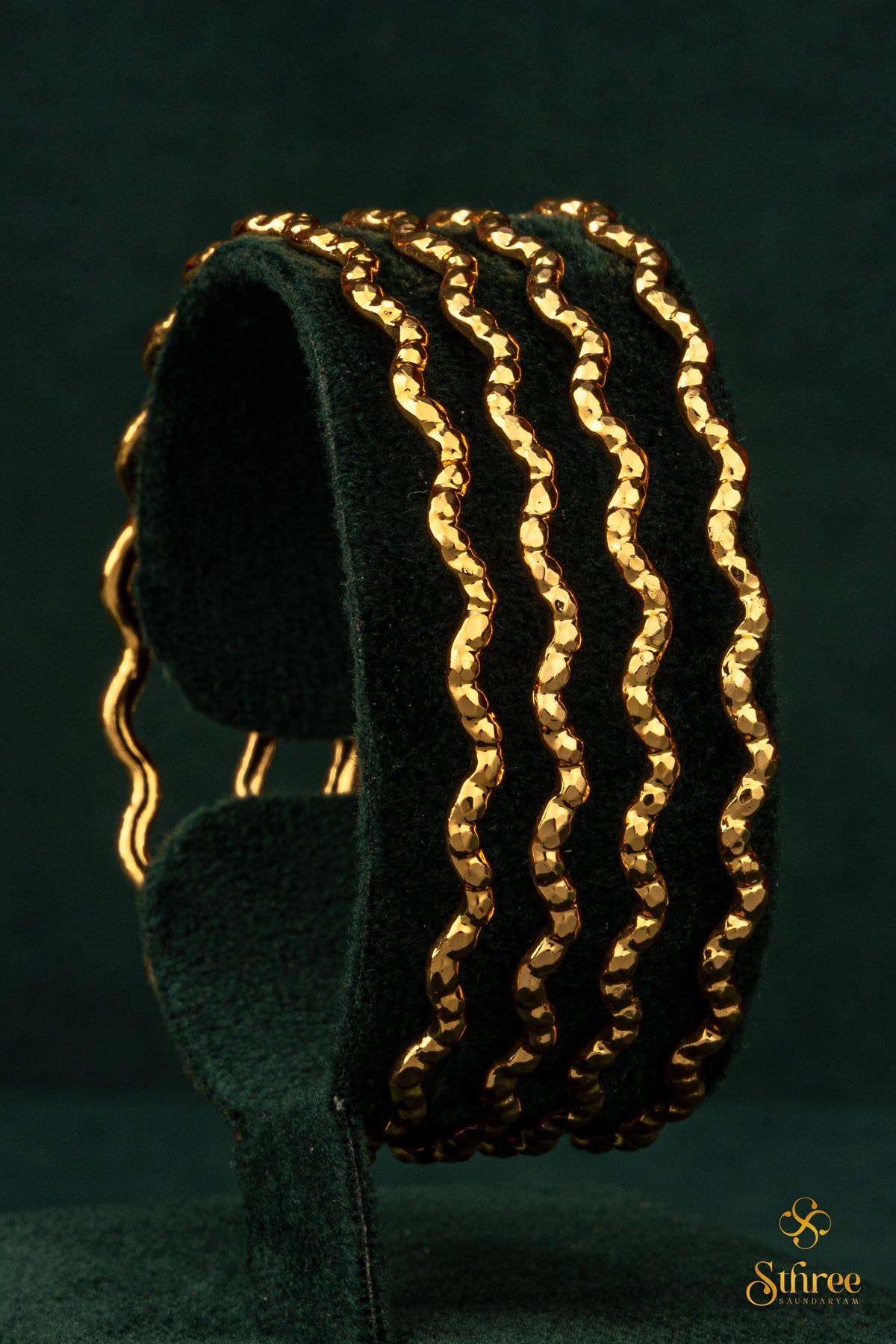 Neli Pattern Bangles - Set of 4