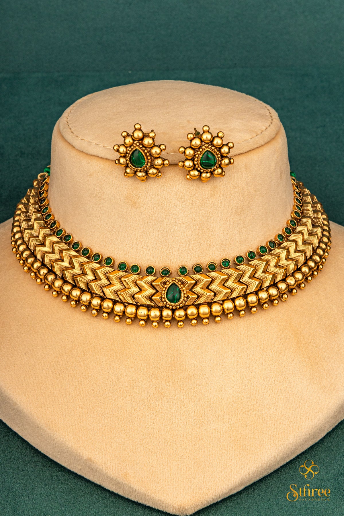 Tussi pattern Necklace -  Emerald green