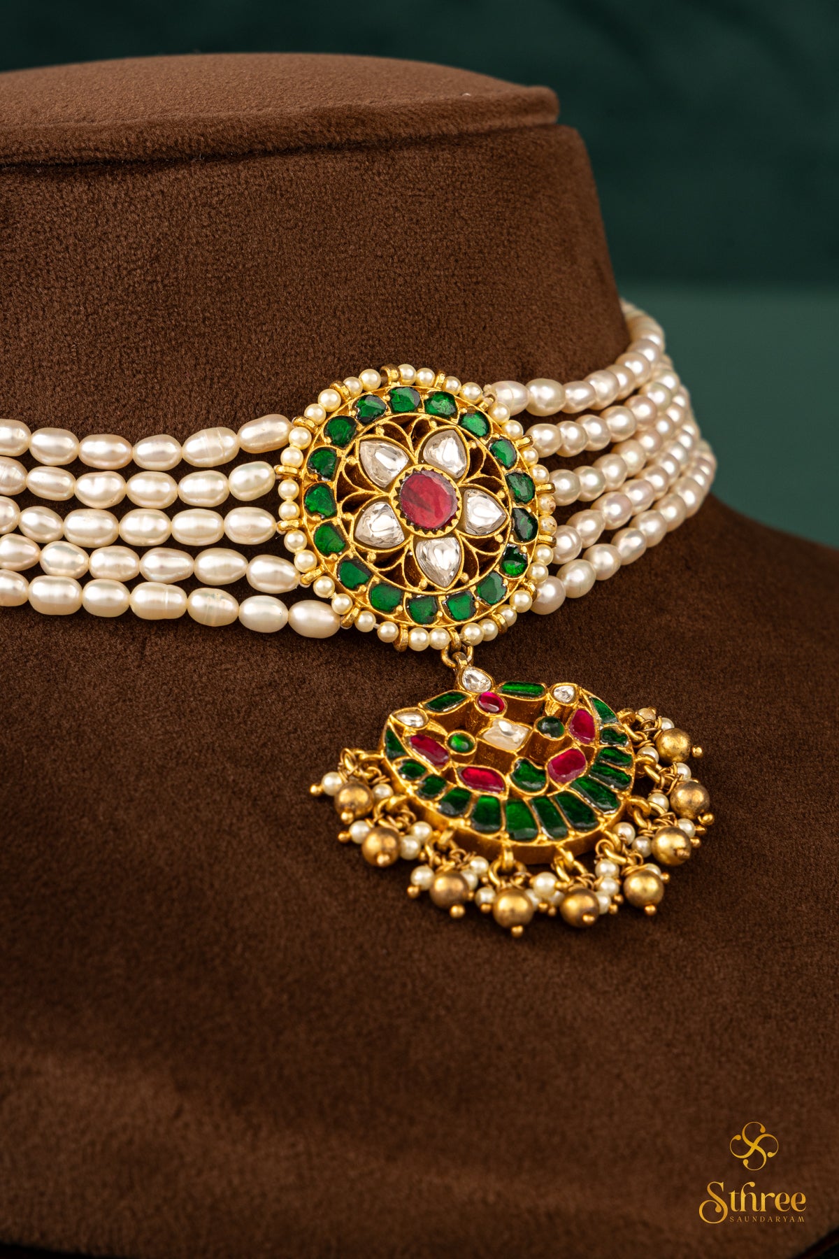 925 Silver Fresh Water Pearls Choker - Emerald green with Kemp red