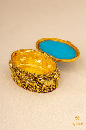 Kumkuma Chimizh - Turquoise blue
