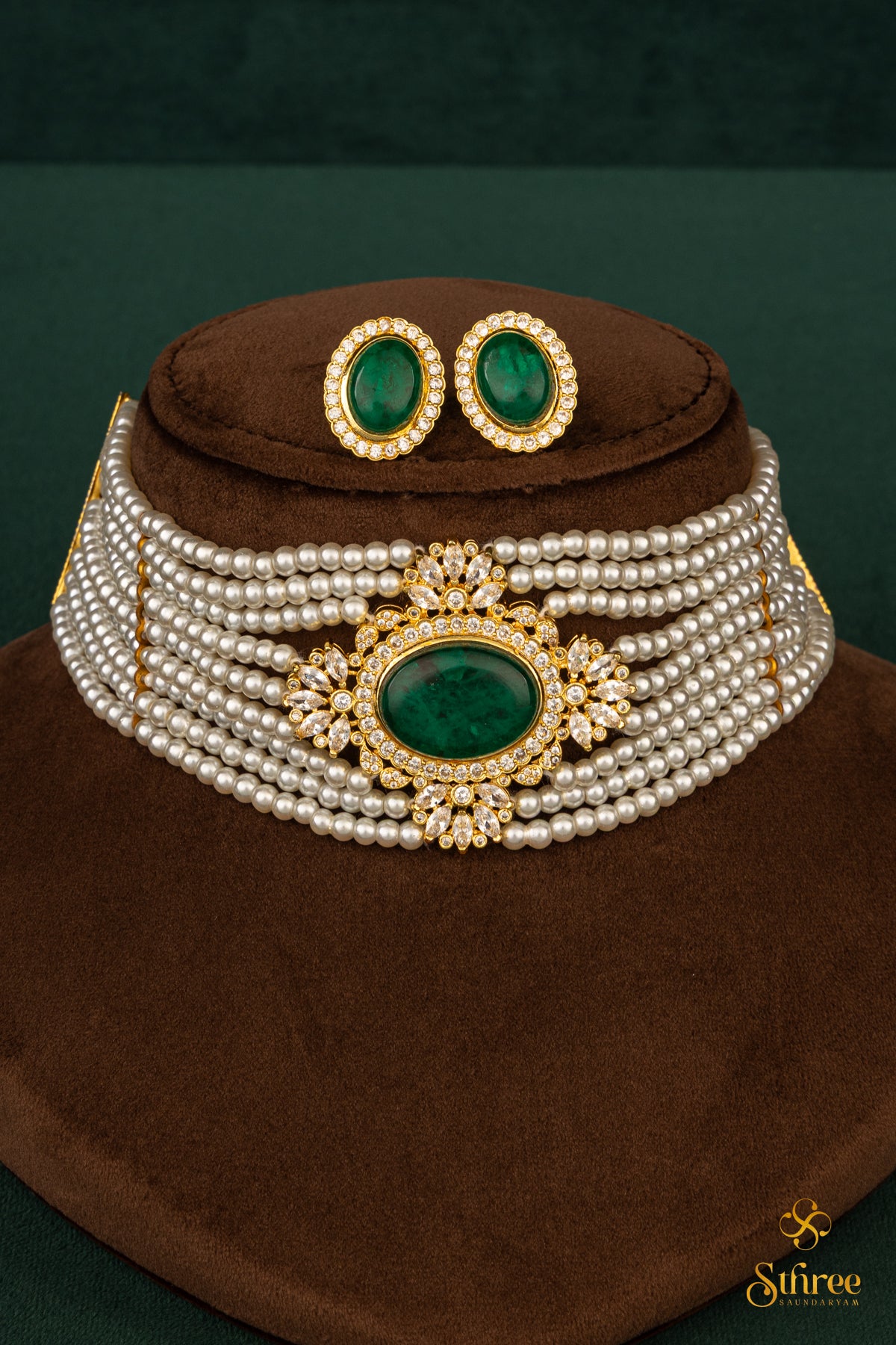 9 - Liner Pearls with Emerald green pendant choker