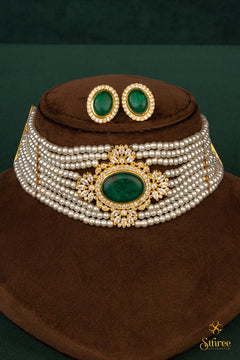 9 - Liner Pearls with Emerald green pendant choker