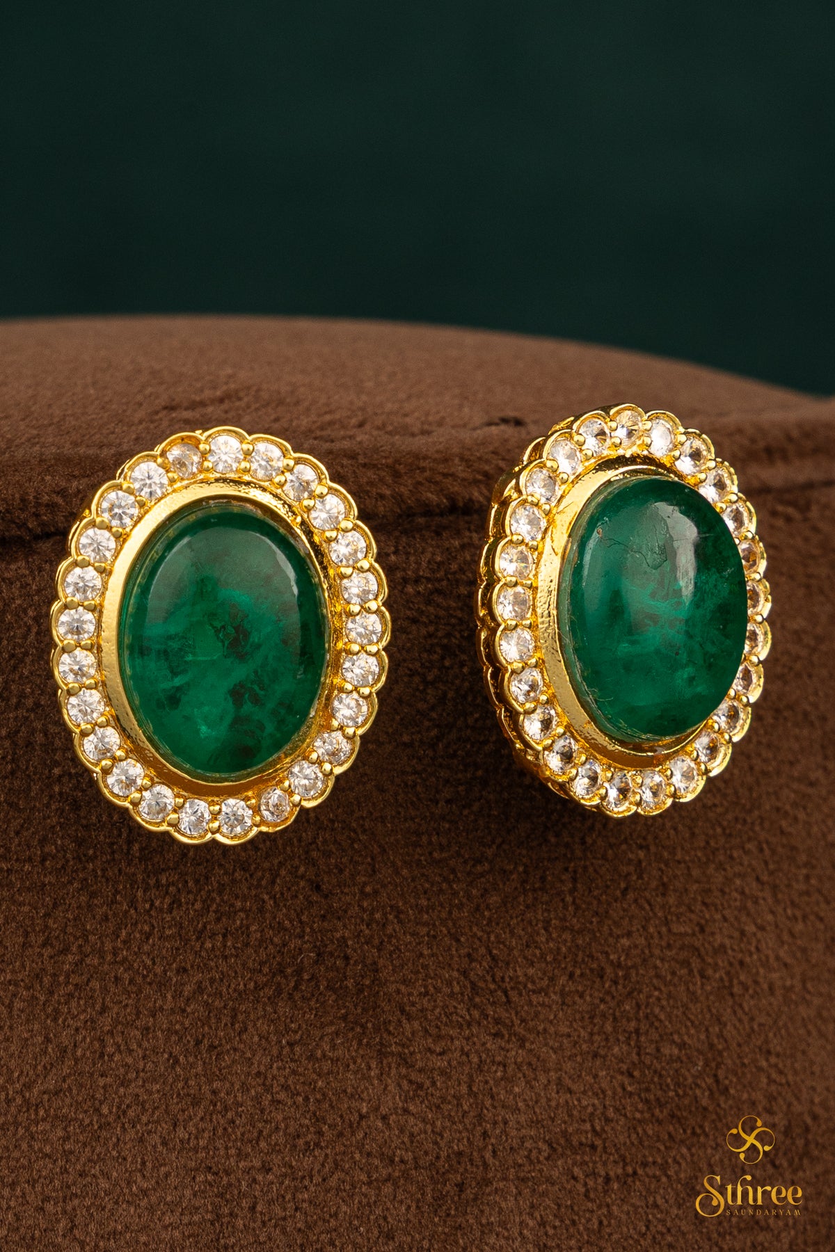 9 - Liner Pearls with Emerald green pendant choker