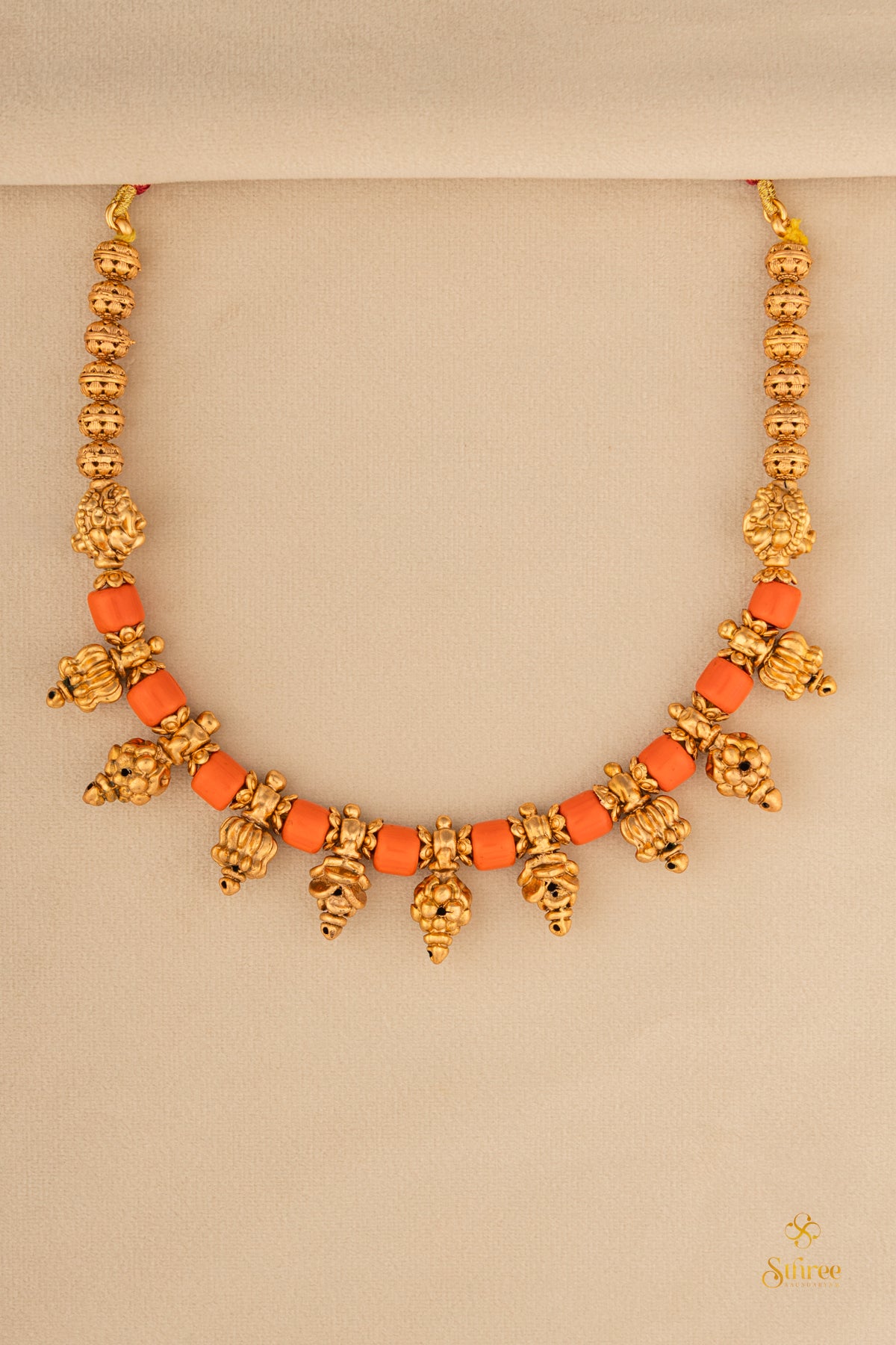 Corals with gundumani set