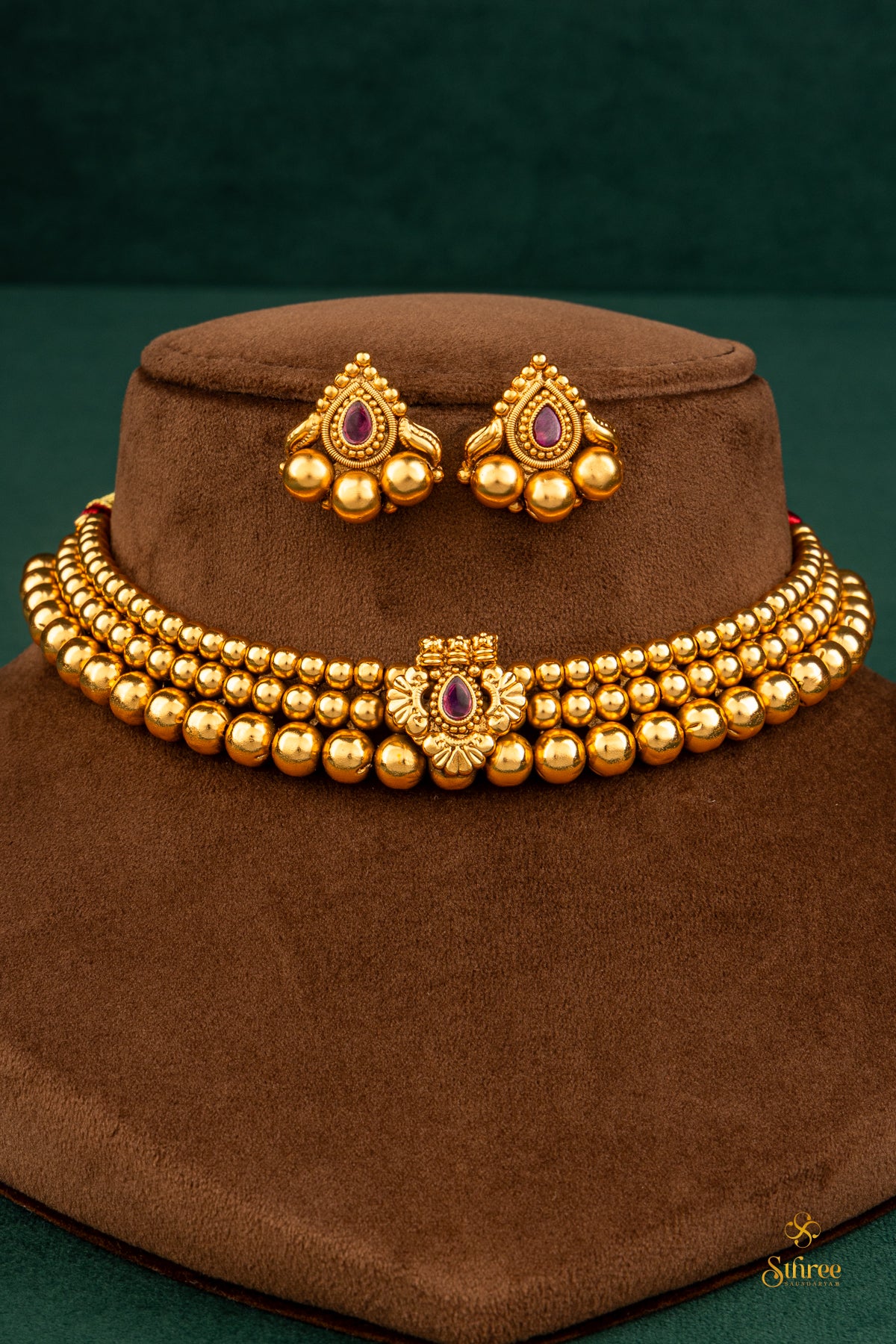 Tussi pattern Necklace - Ruby red