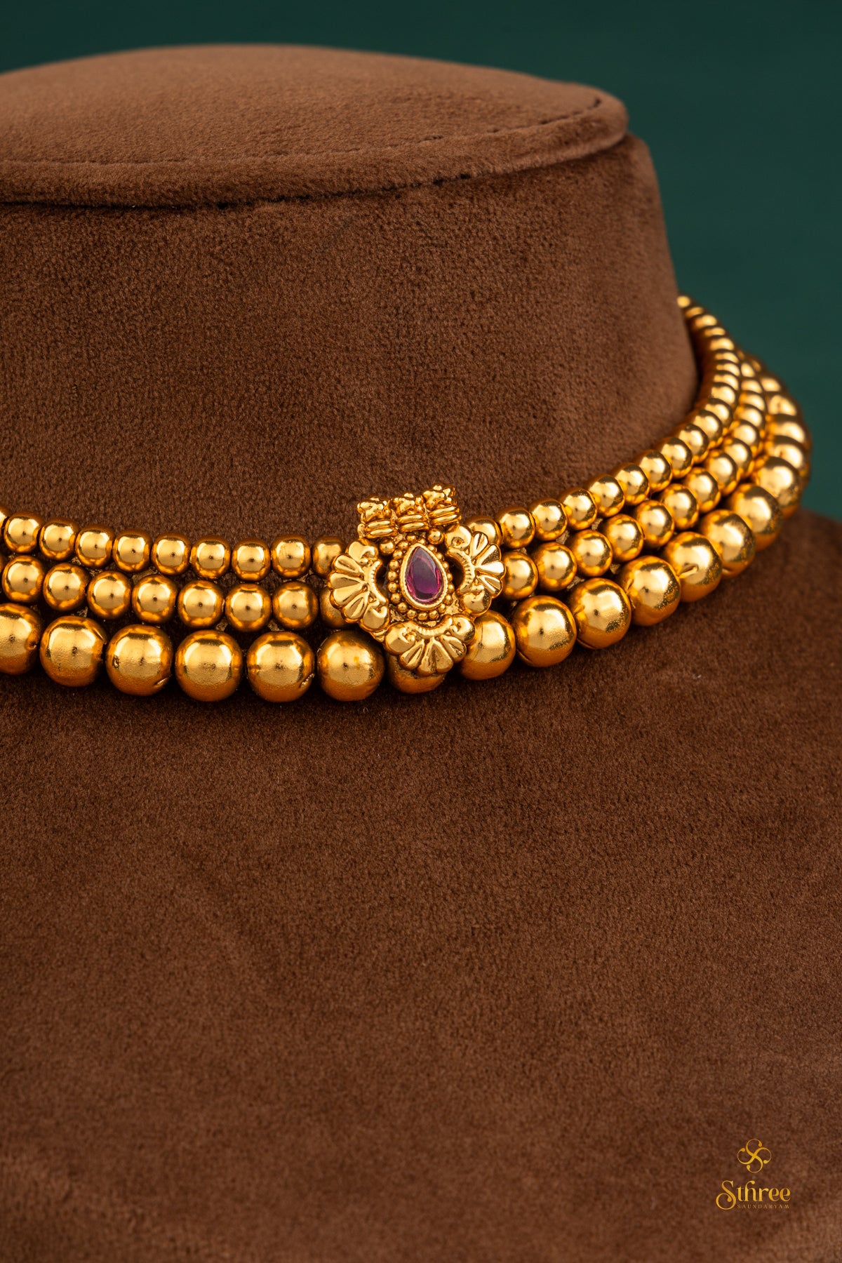 Tussi pattern Necklace - Ruby red