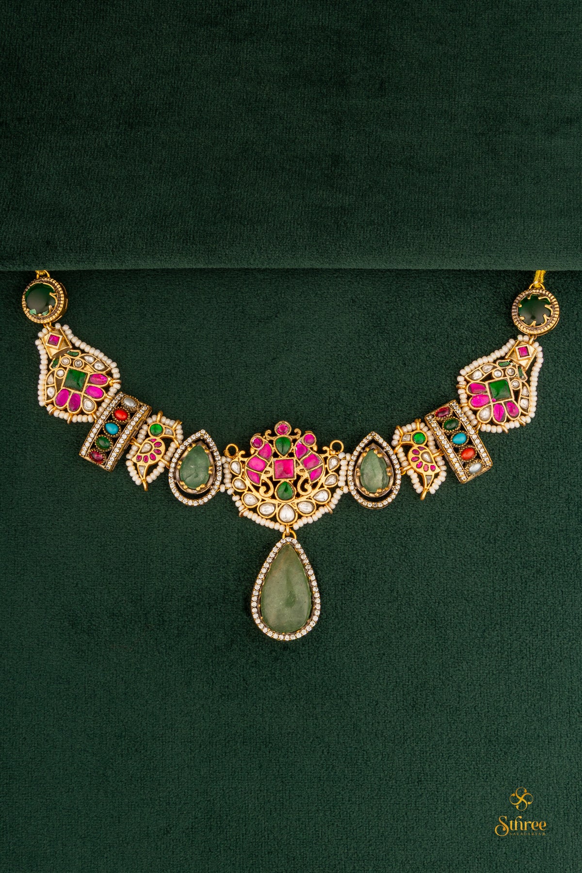 Pearl with Cabochon choker - Light green