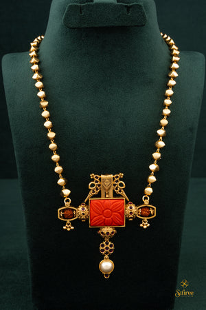 Double kili pendant with gold ball - Coral