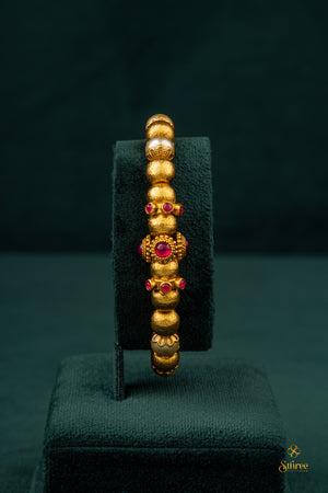 Kemp Mogappu kada with pearl