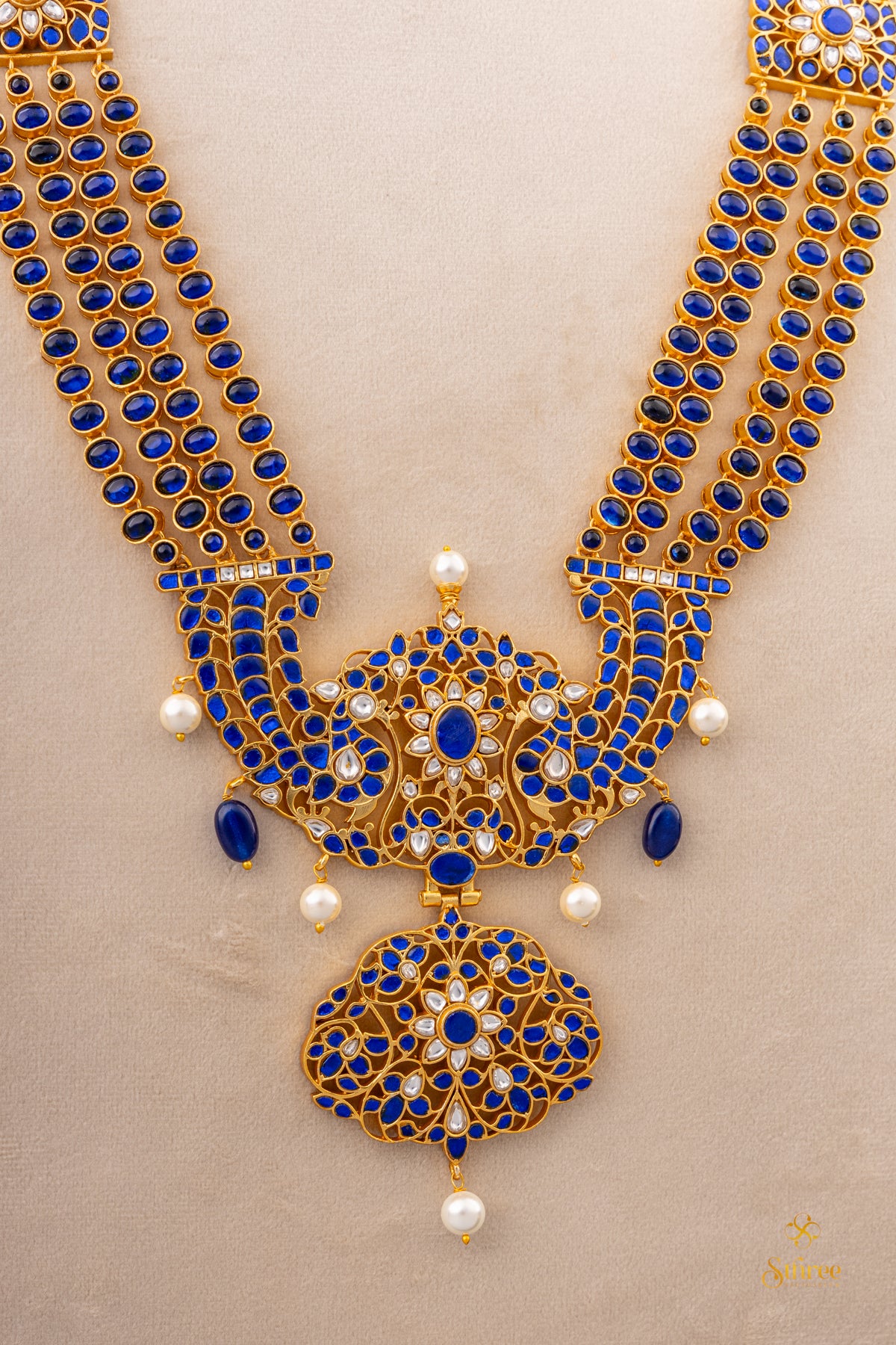 Sapphire blue - Makarakanthi Pendant in Four Lines