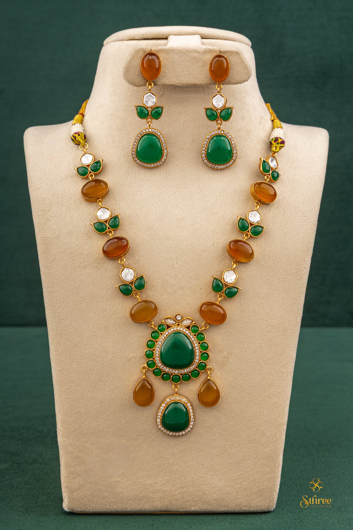 Cabachons - Citrine yellow with Emerald green