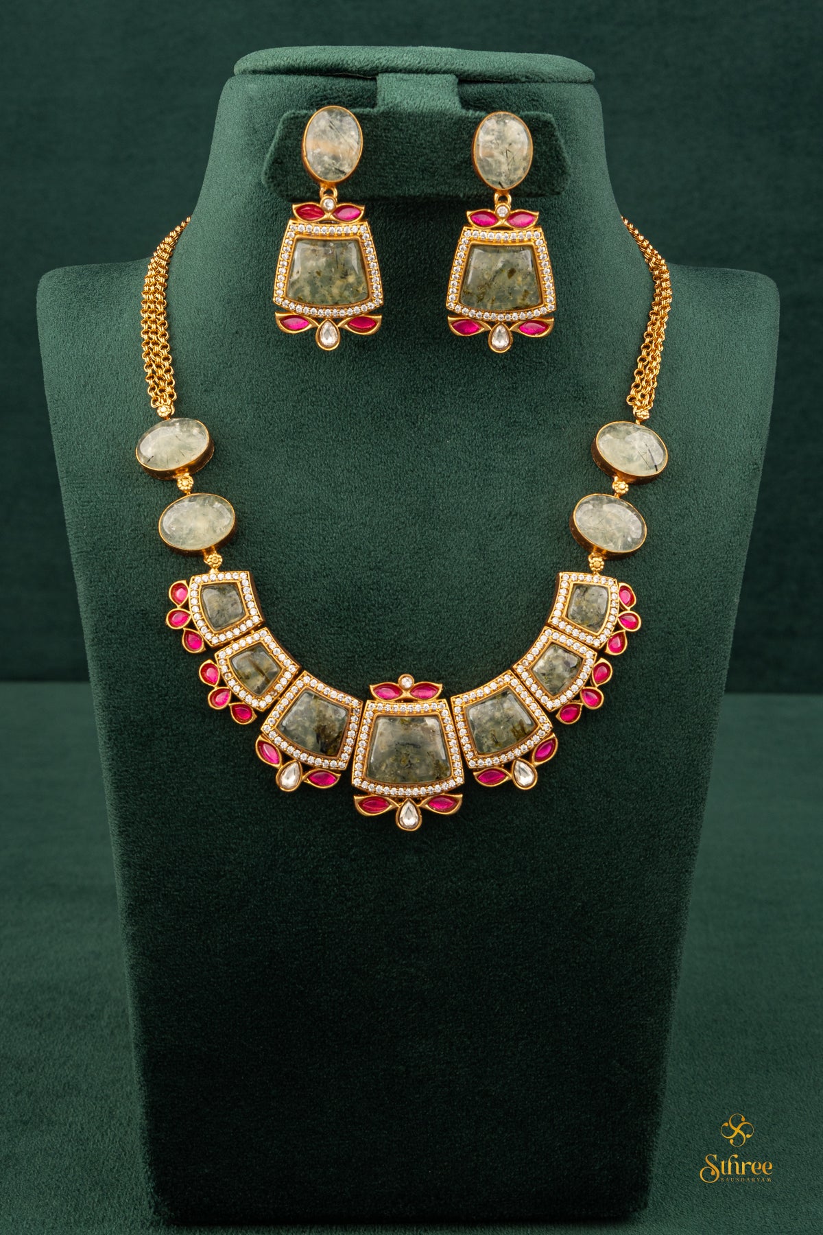 Cabochons necklace set - Light green