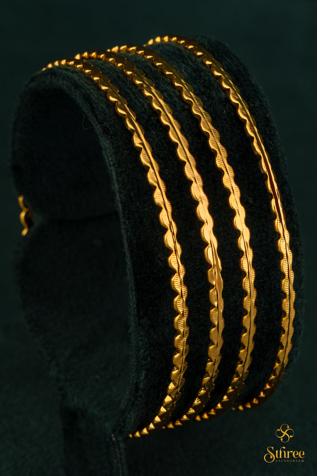 Neli - Set of 4 Bangles