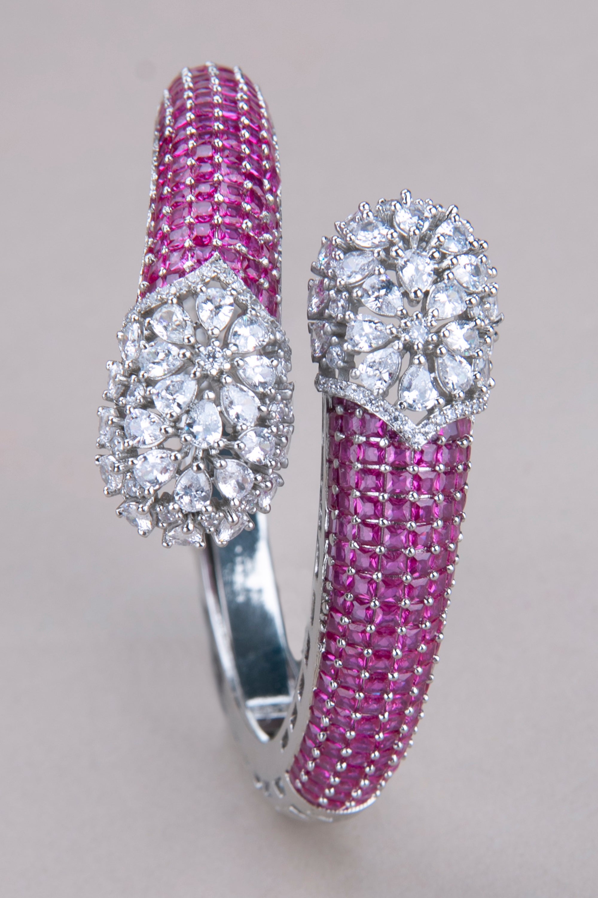 Kada - Rhodium polish -  Ruby red and Silver
