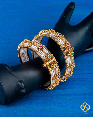 Kada - White colour beads