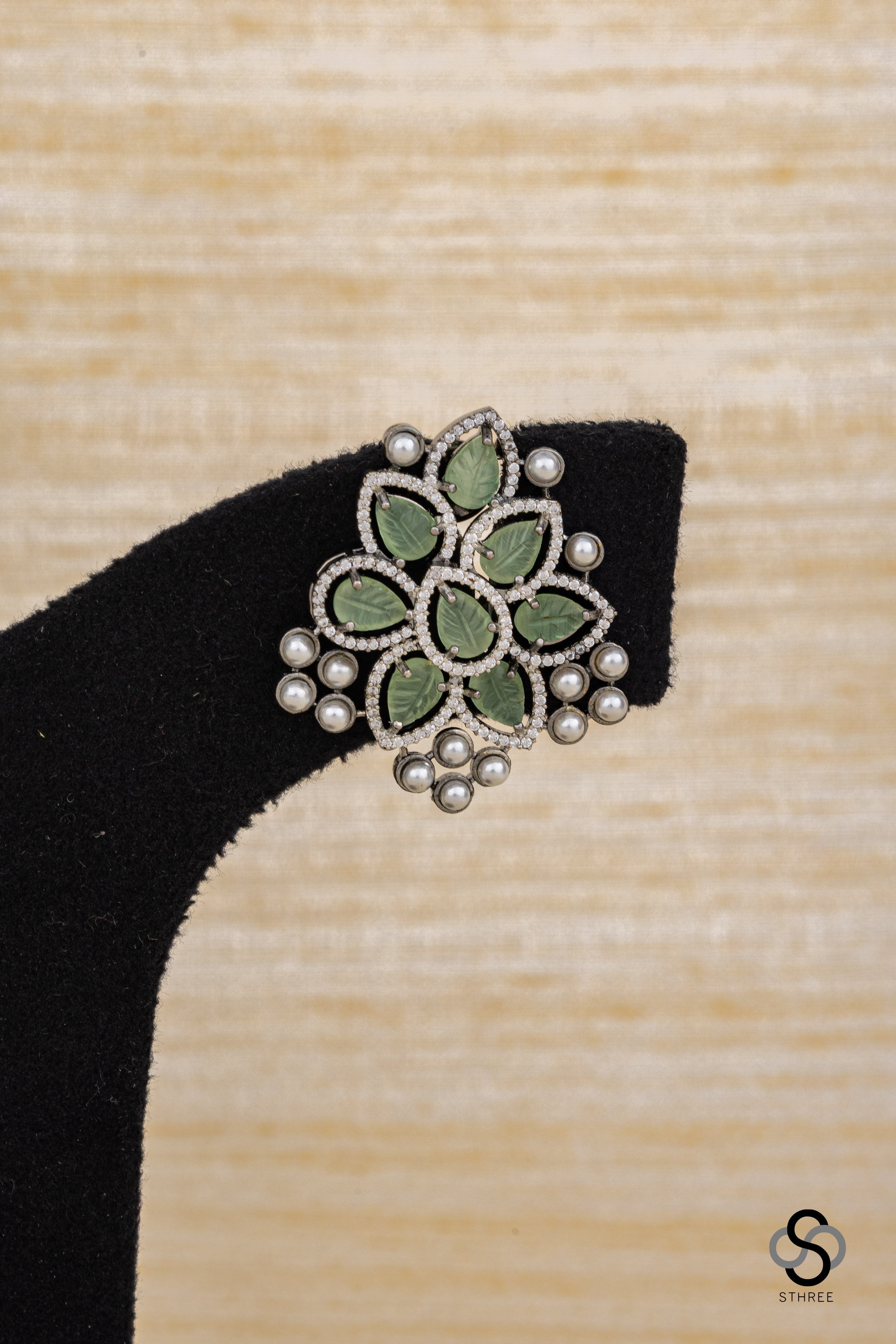 Pastel Green earrings with pearls