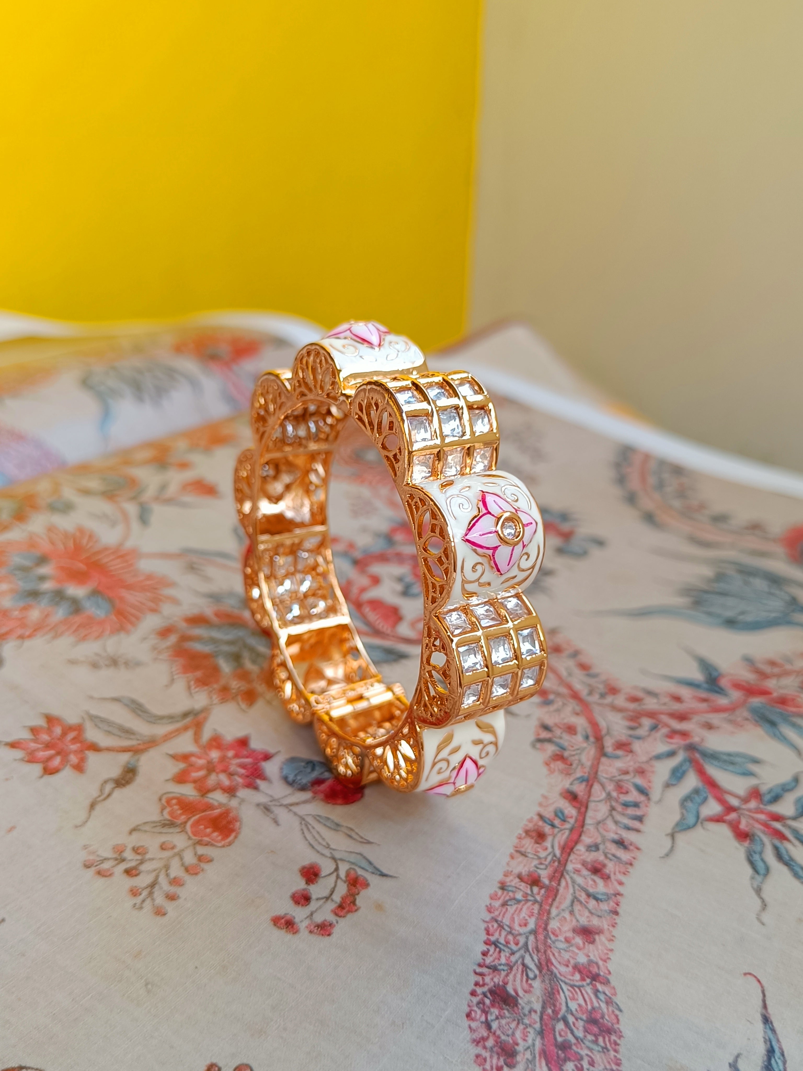 Gajra - Ivory and pink enamel with kundan (single piece)