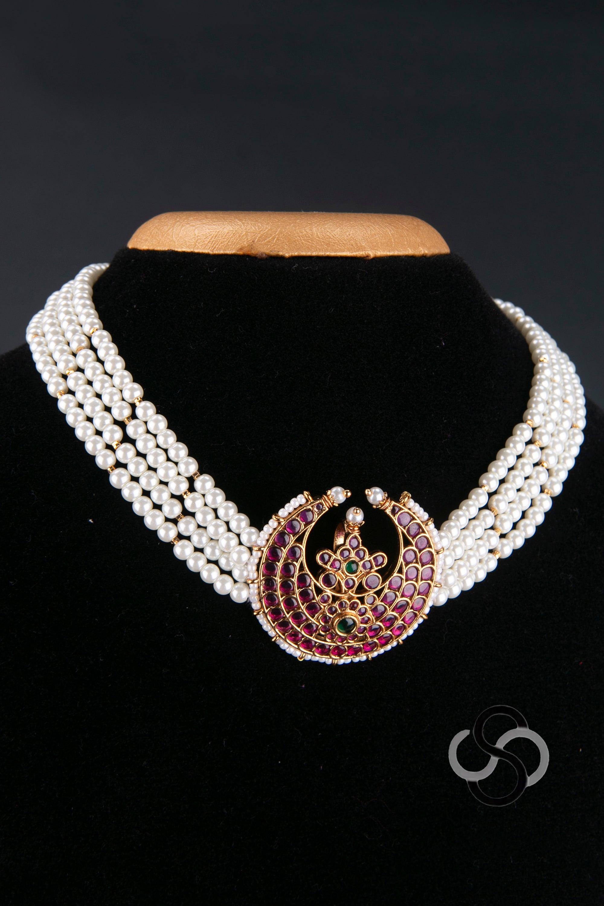Pearl choker - 4 lines - Chandbali Pendant in Kemp Red