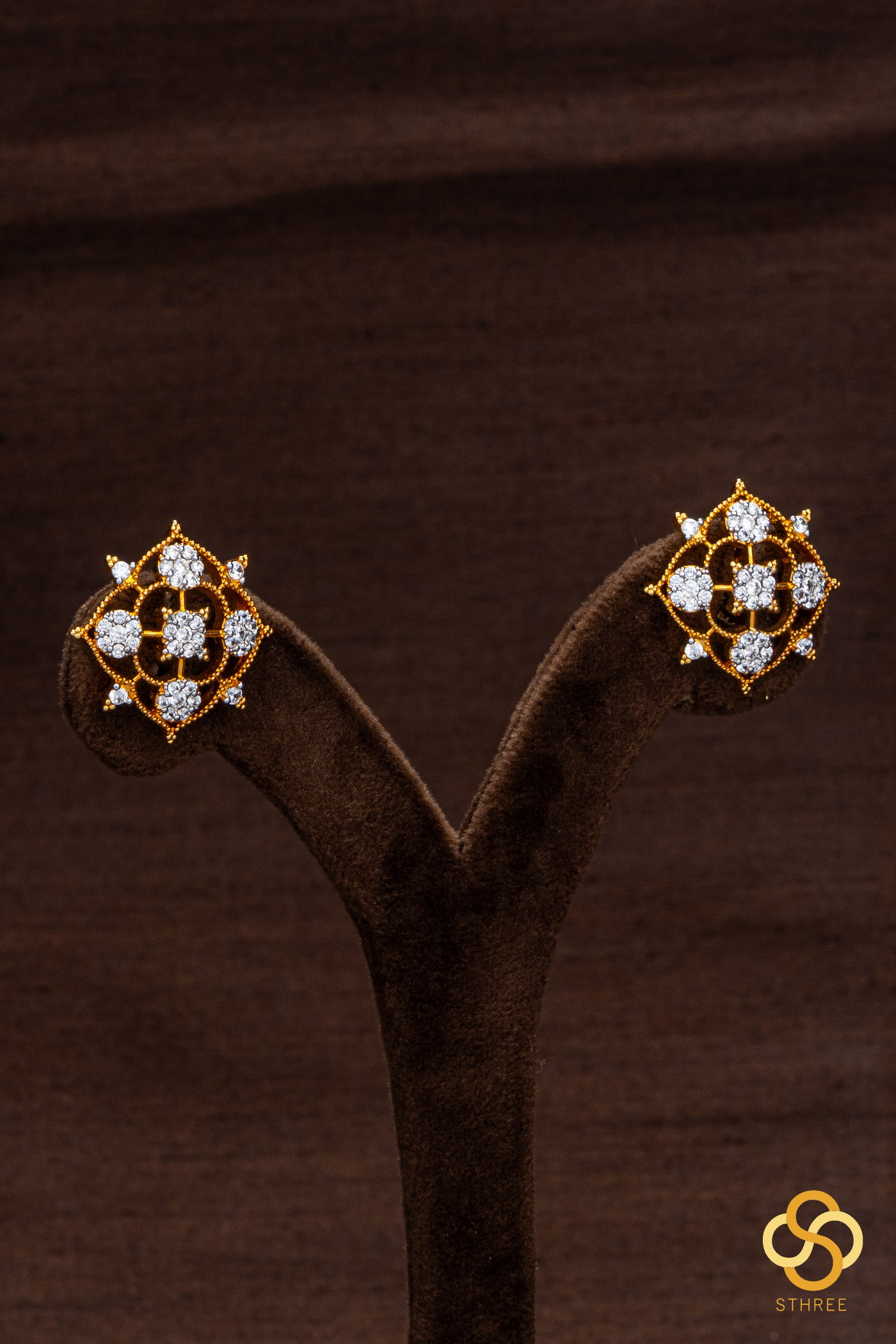Diamond pattern earrings