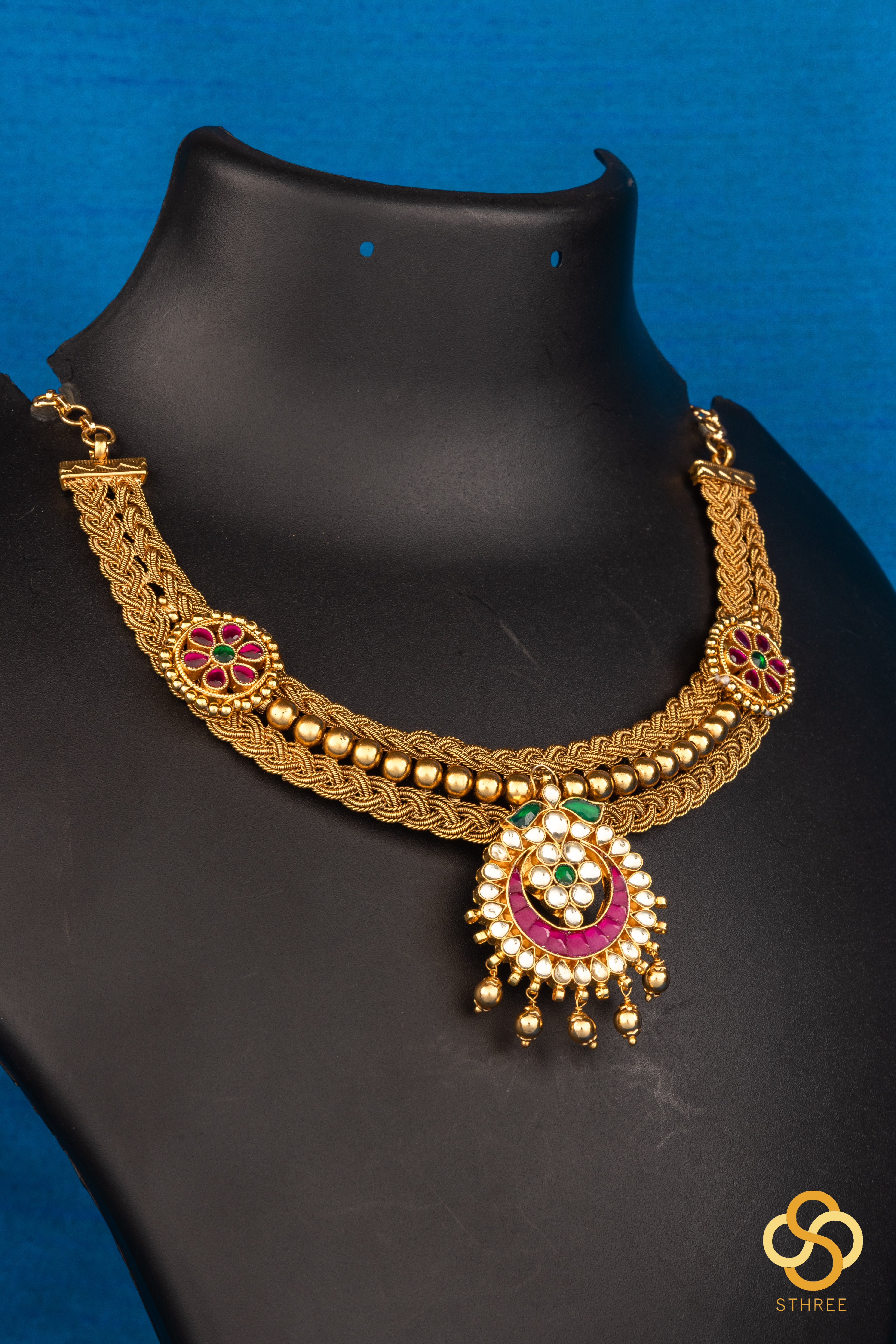 Hasli - Jadau kundan mogappu and pendant - Ruby Red