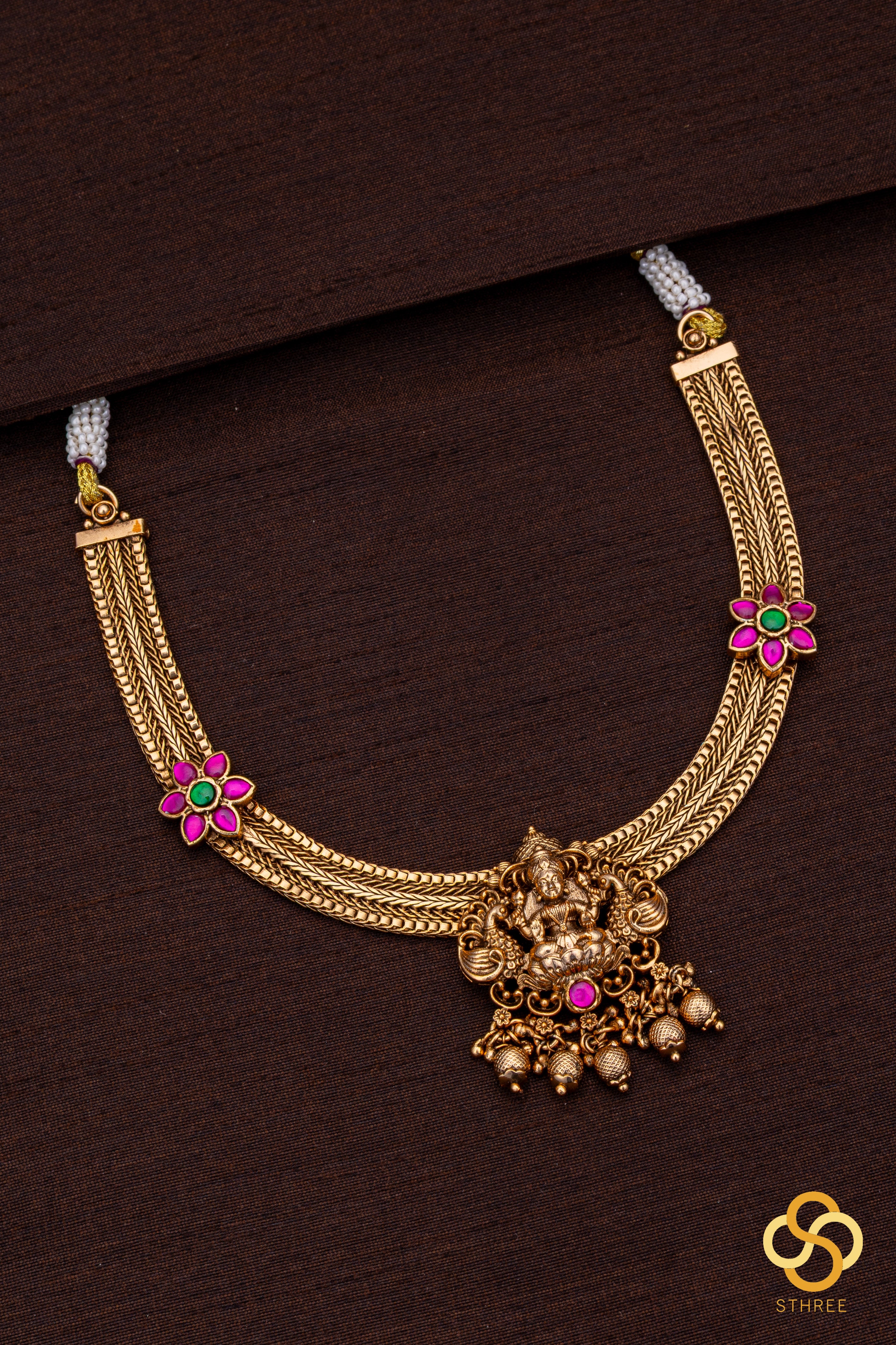 Lakshmi pendant choker