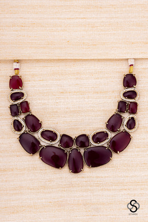 Maroon colour stone neckace