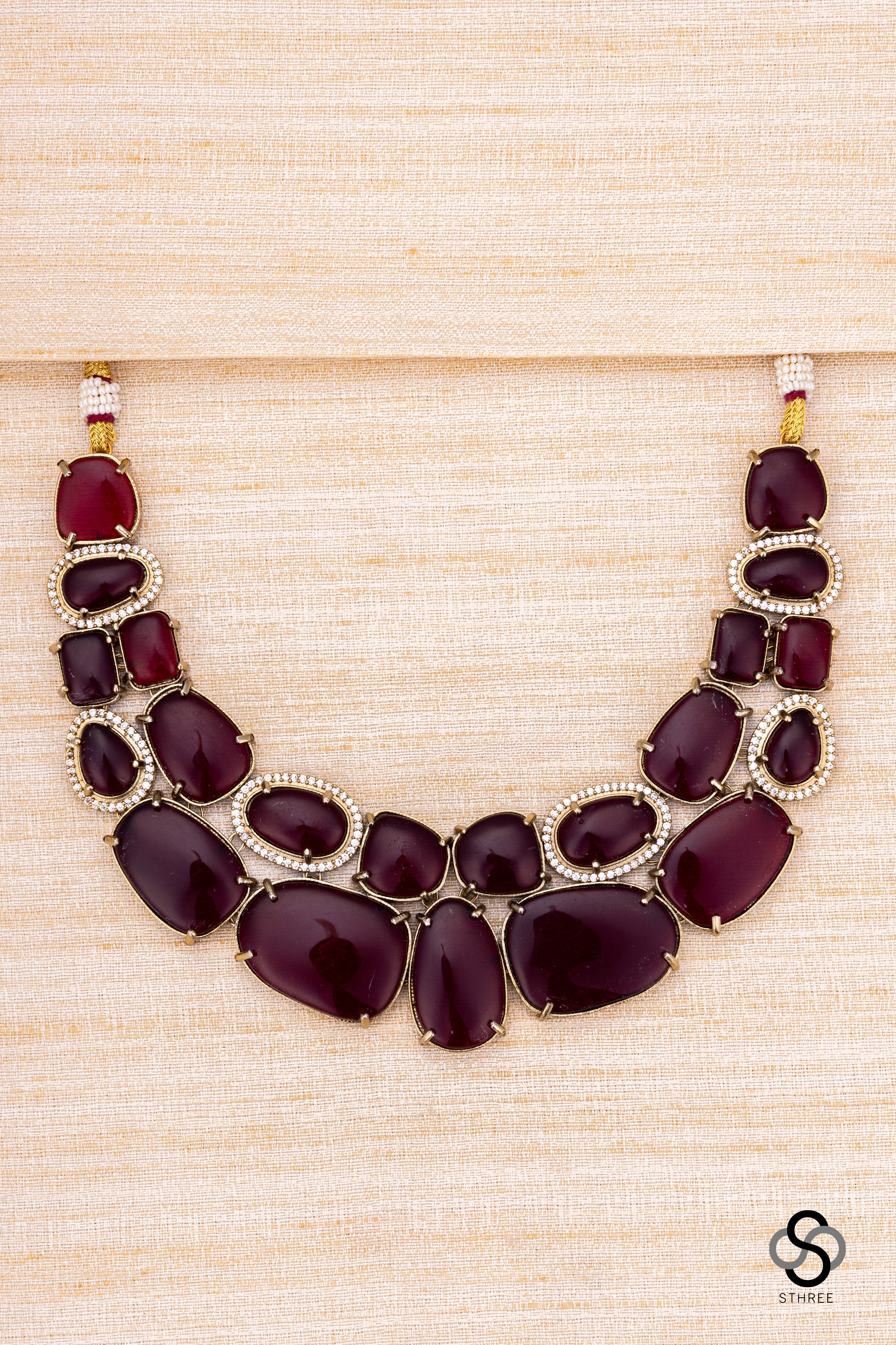 Maroon colour stone neckace