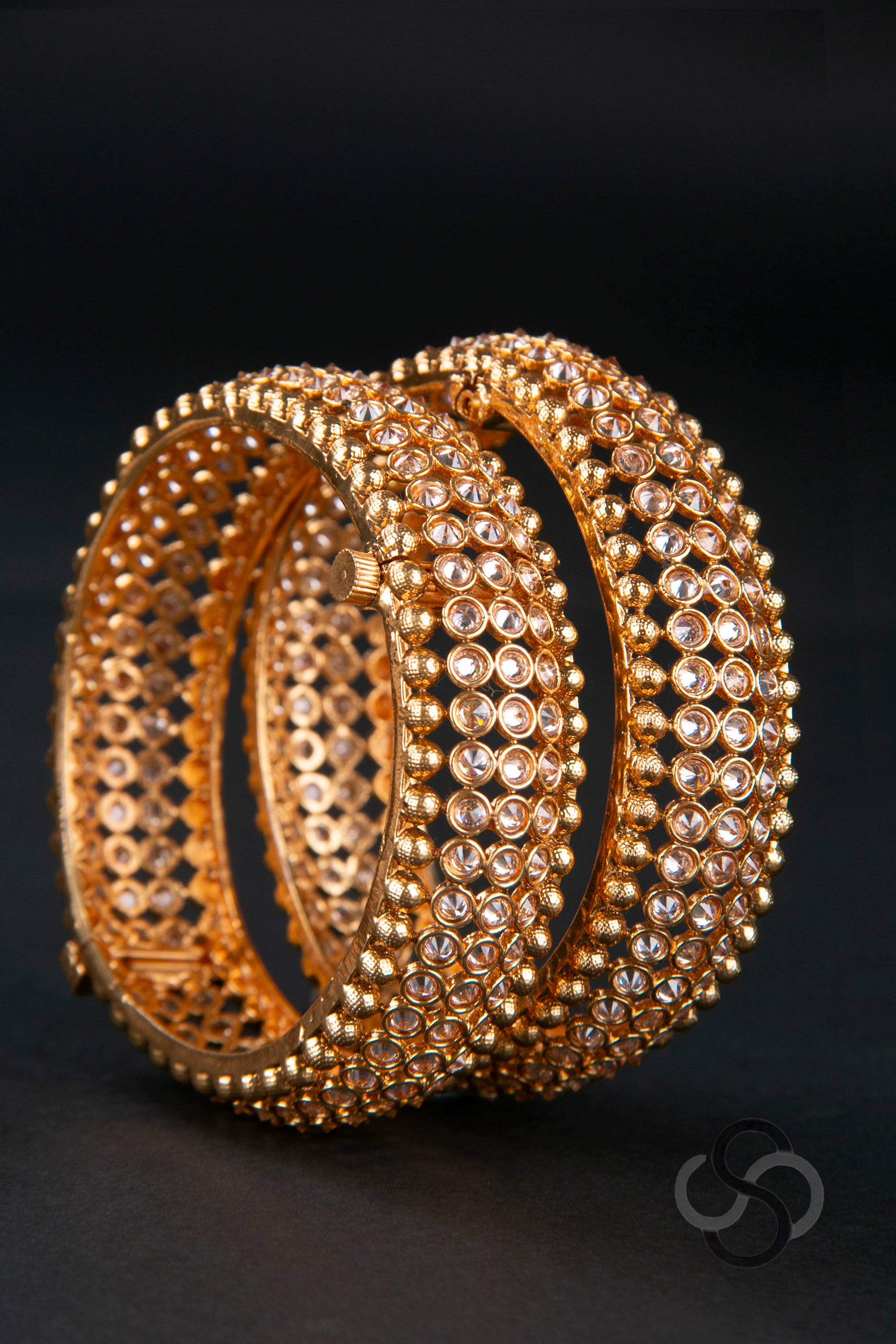 Antique finish Kada - Uncut white
