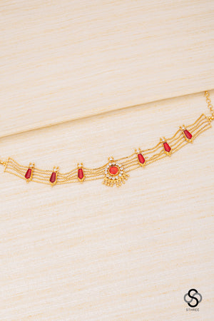 Traditional kemp choker in Ruby red