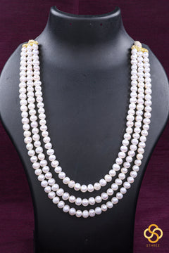 Freshwater pearls, three line layers - White