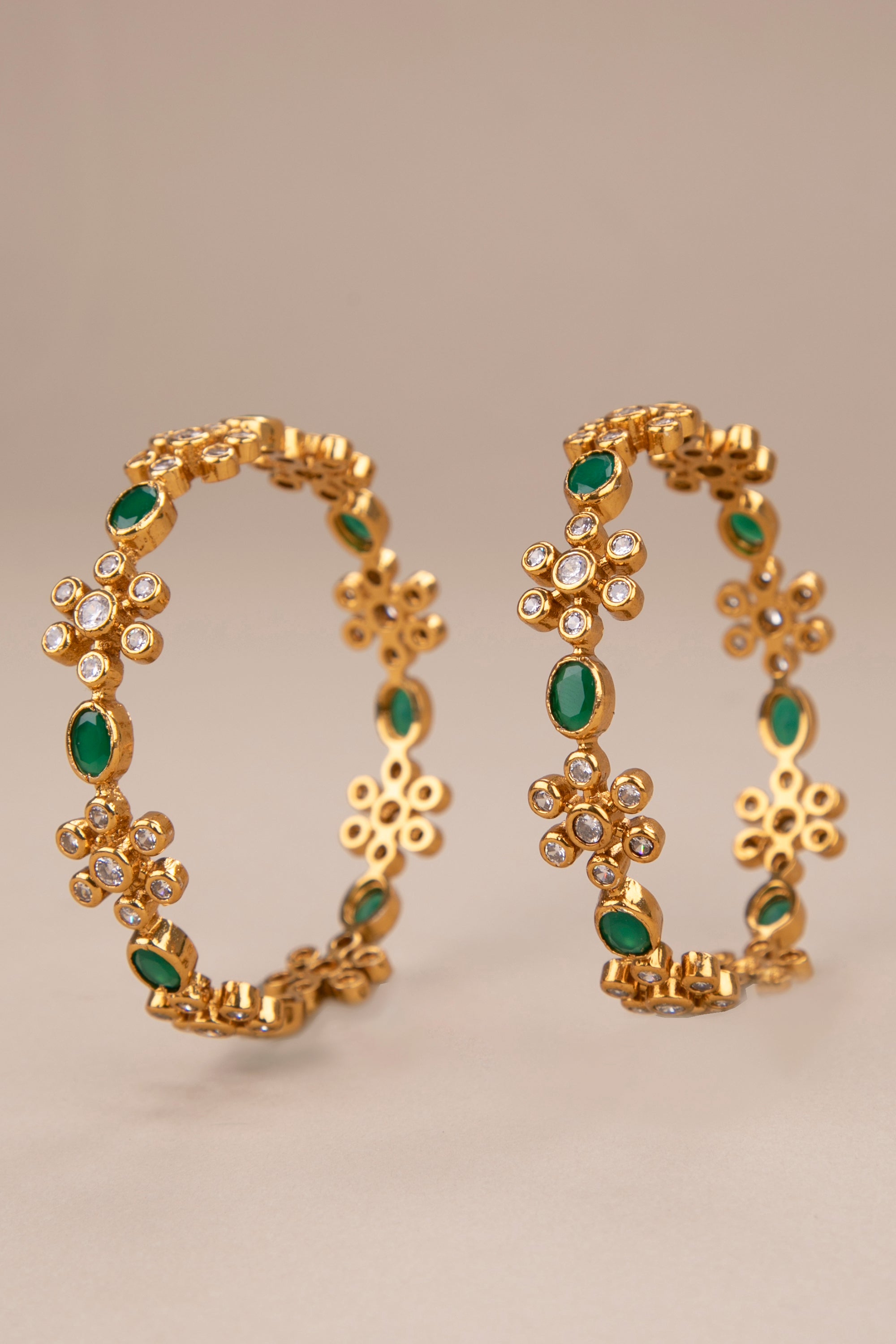 Emerald Green and 7 Stone Zircon - Diamond Pattern Bangle