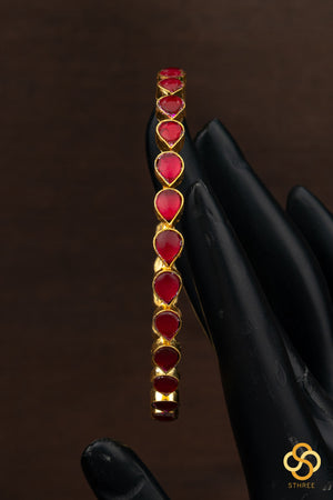 Thilagam pattern - Ruby red
