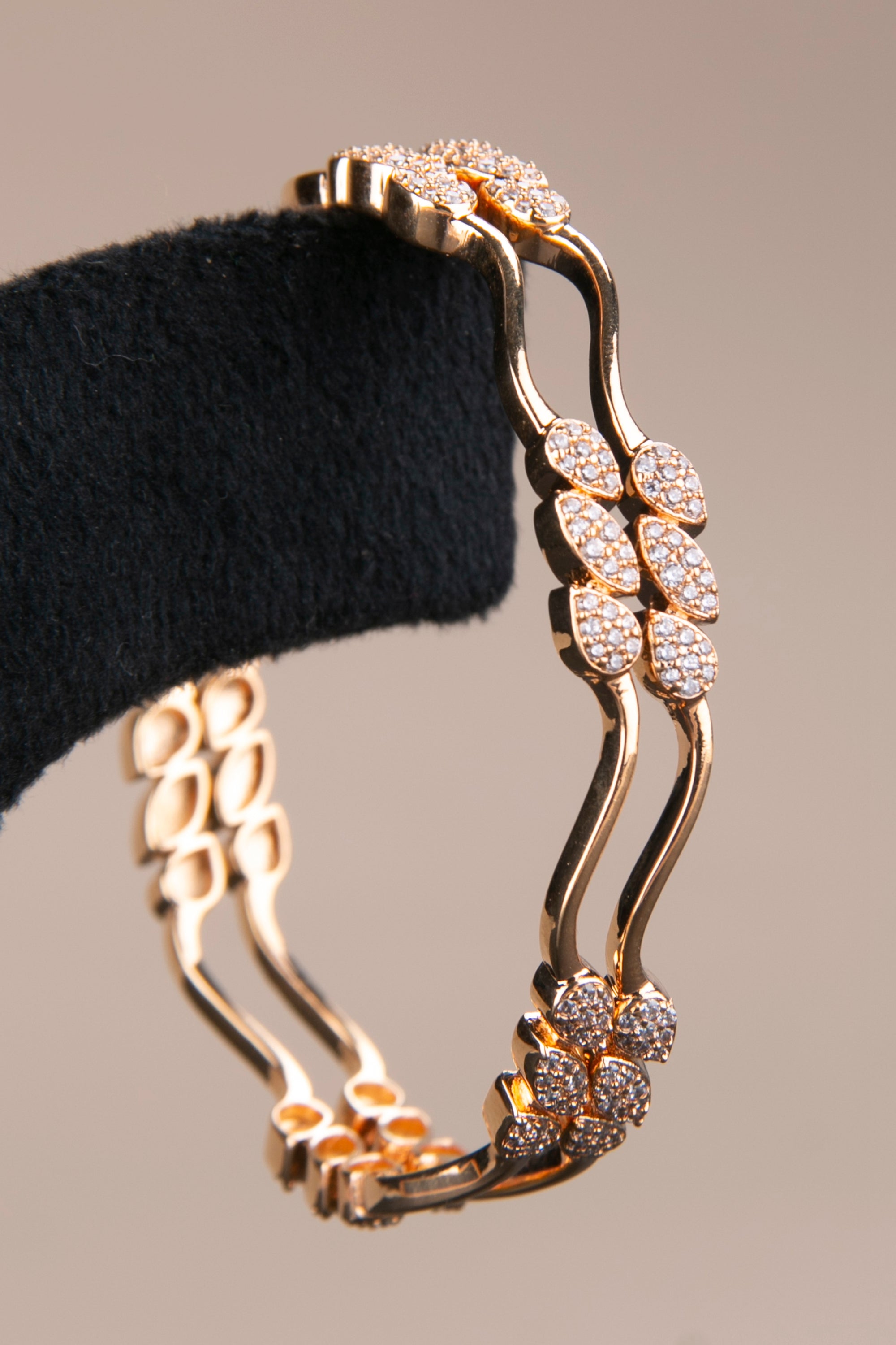 Premium Zircon - Wavy diamond pattern bangles