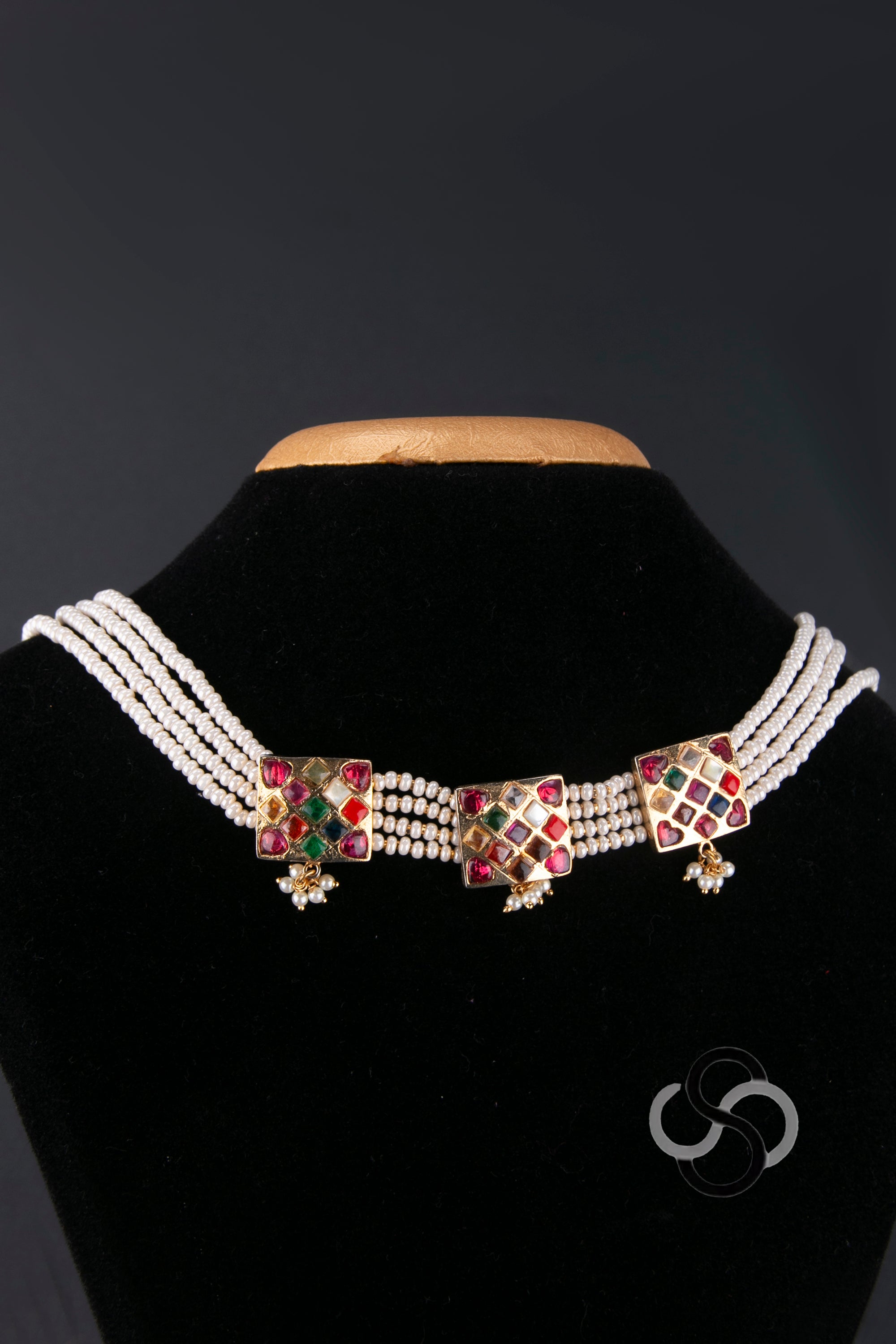 Pearl Choker with a Triple Pendant