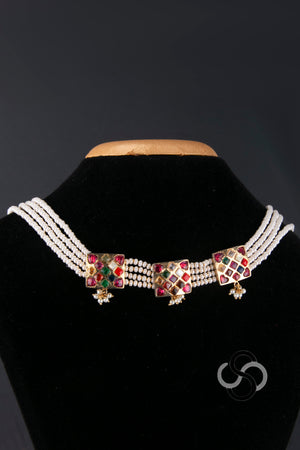 Pearl Choker with a Triple Pendant
