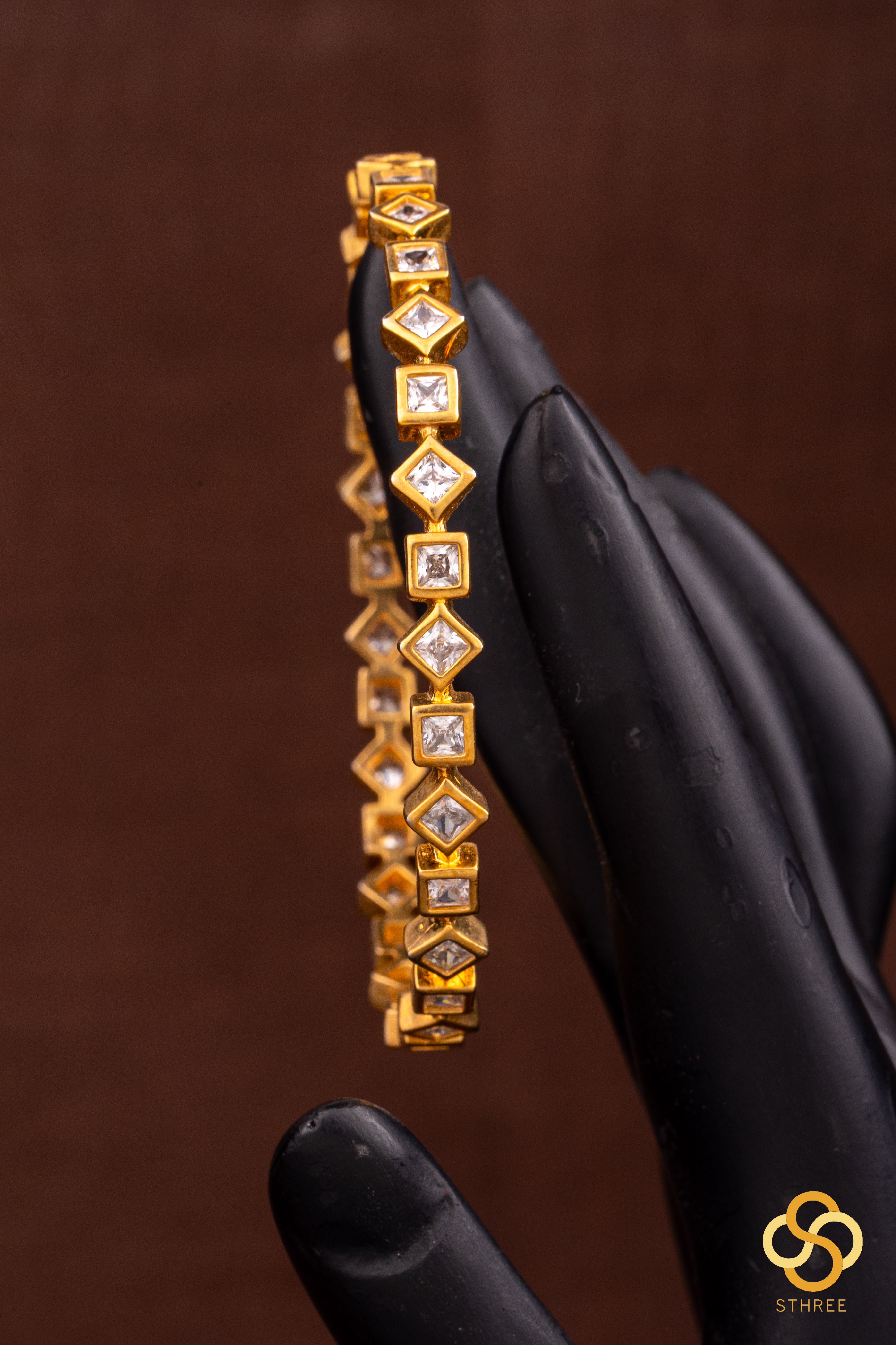 Square and diamond pattern bangles -Set of 2