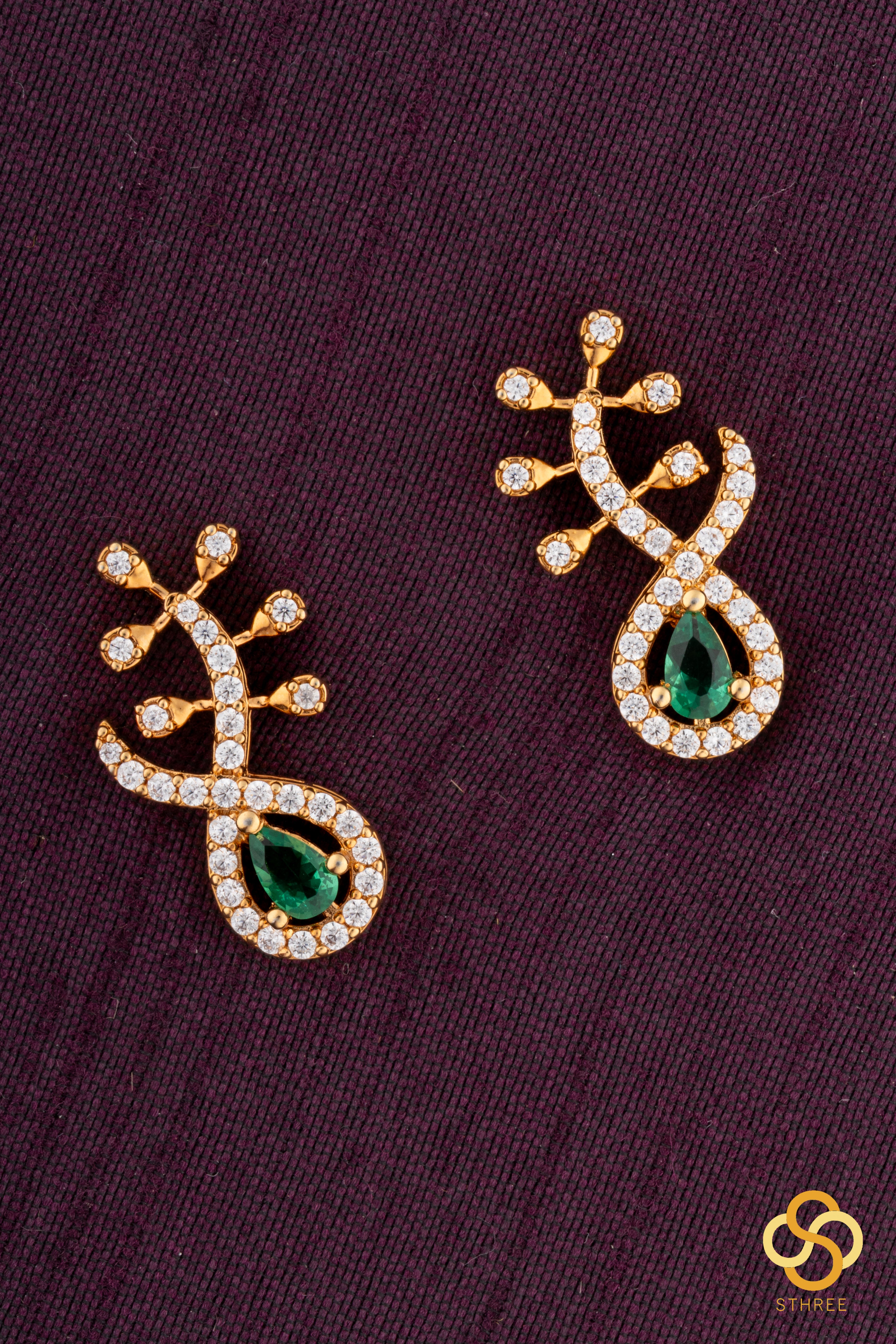 Diamond Pattern Necklace with Emerald Green Pendants