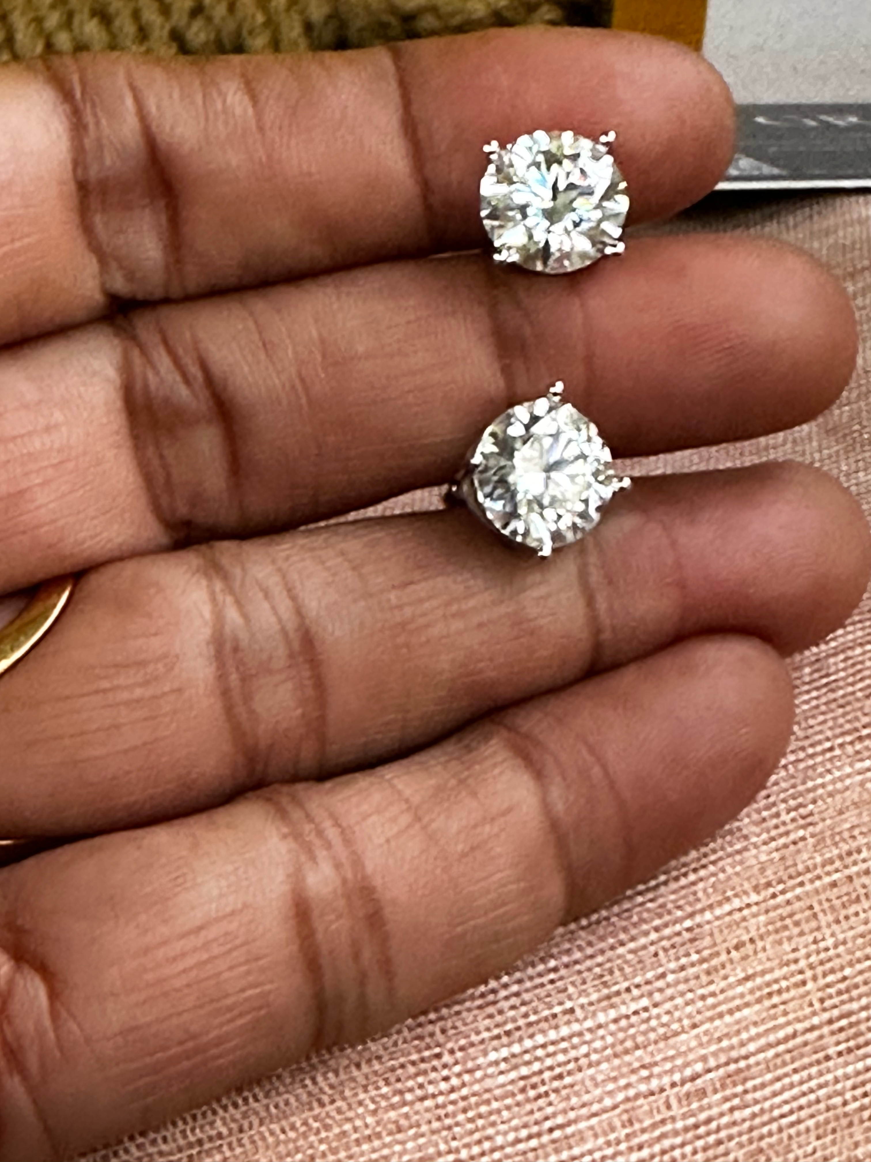 Moissanite Solitaire 1.2 carat - 7.0 mm
